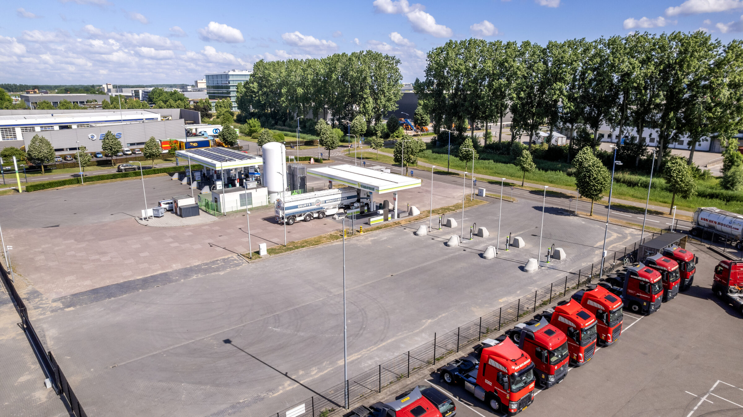 Laadplein Veghel drone (mei 2025) (3)