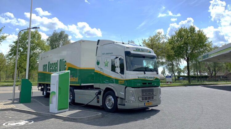 etruck_van_kessel_volvo_electric (1)