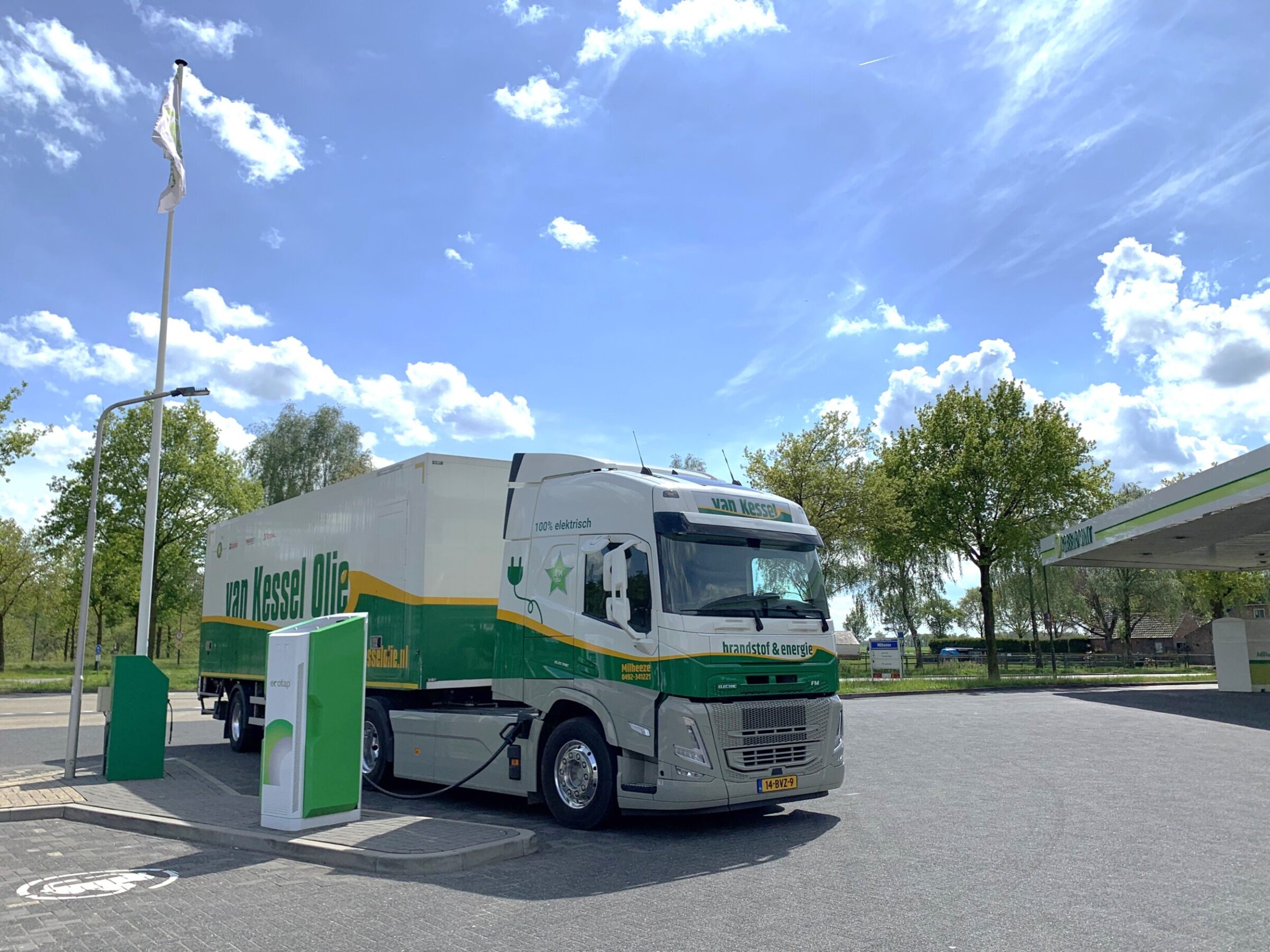 etruck_van_kessel_volvo_electric (1)
